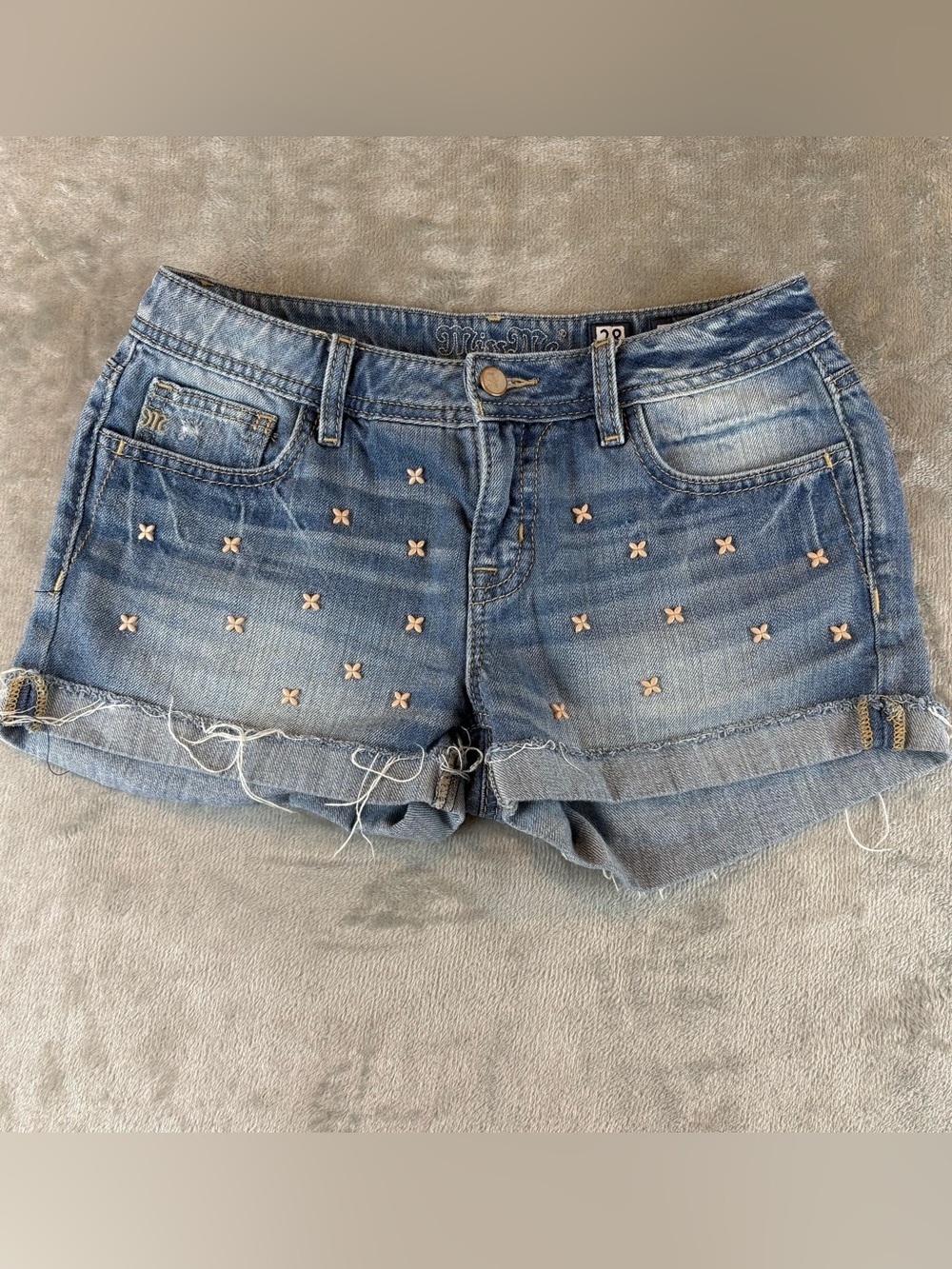 Miss Me Denim Studded Women’s Shorts Distressed Fringe Sz 28